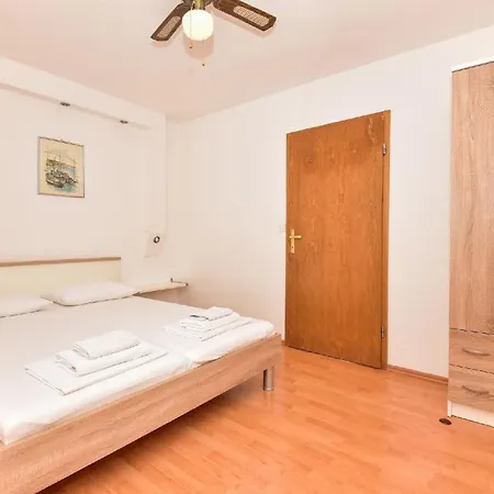 Strandnahe, Klimatisierte Apartment Baska Voda